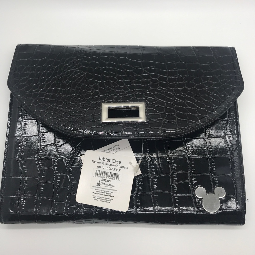 🏰 Disney 🏰 Parks 🏰 Tablet case black animal texture. Authentic!